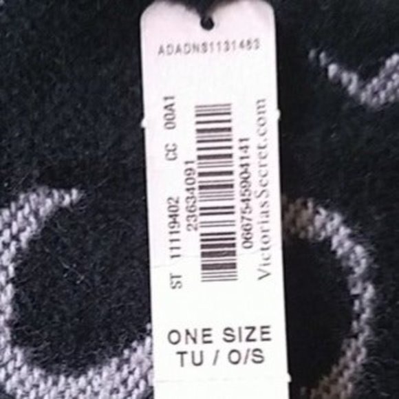 VICTORIA'S SECRET FRINGE THROW BLANKET - Picture 4 of 4